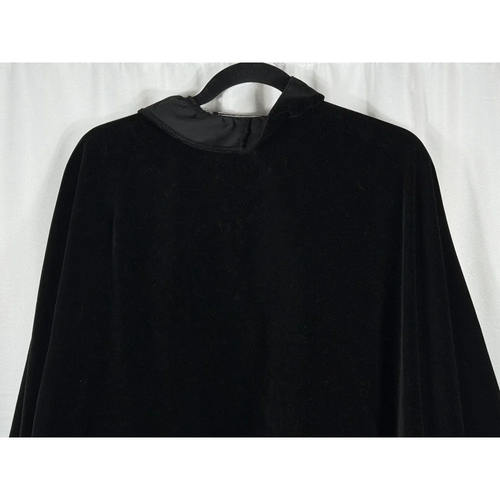 Private Line Vintage Beautiful Black Velvet‎ Ruffle Cape Wrap Made in England